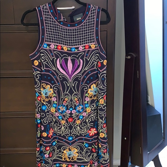 Stunning Maeve navy embroidered Anthropologie NWOT - Picture 2 of 8